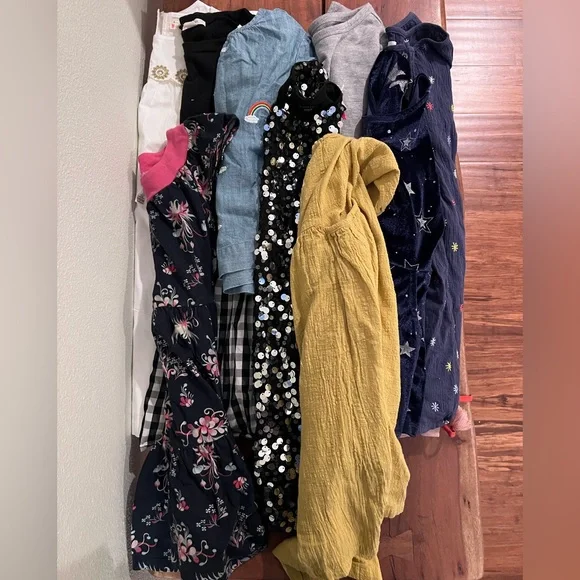 Bundle of 9 - Girls size 7 - Picture 1 of 15